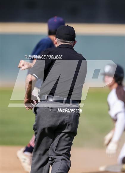 Thumbnail 2 in Chaminade @ Crespi photogallery.