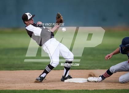 Thumbnail 2 in Chaminade @ Crespi photogallery.