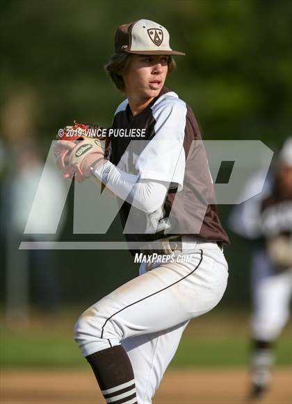 Thumbnail 1 in Chaminade @ Crespi photogallery.