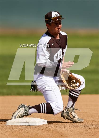Thumbnail 1 in Chaminade @ Crespi photogallery.
