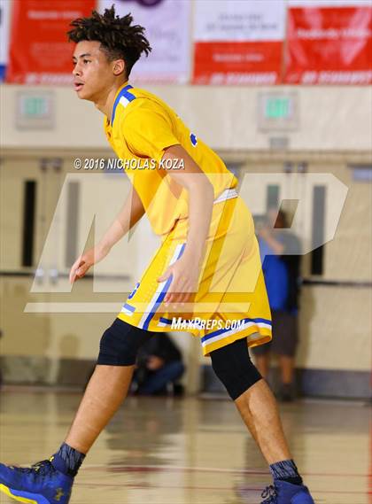 Thumbnail 2 in Redondo Union vs. Gahr (Pacific Shores Tournament) photogallery.