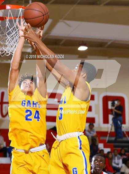 Thumbnail 3 in Redondo Union vs. Gahr (Pacific Shores Tournament) photogallery.
