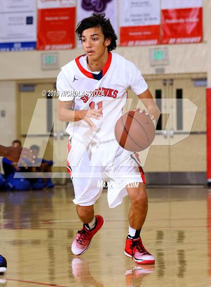 Thumbnail 1 in Redondo Union vs. Gahr (Pacific Shores Tournament) photogallery.
