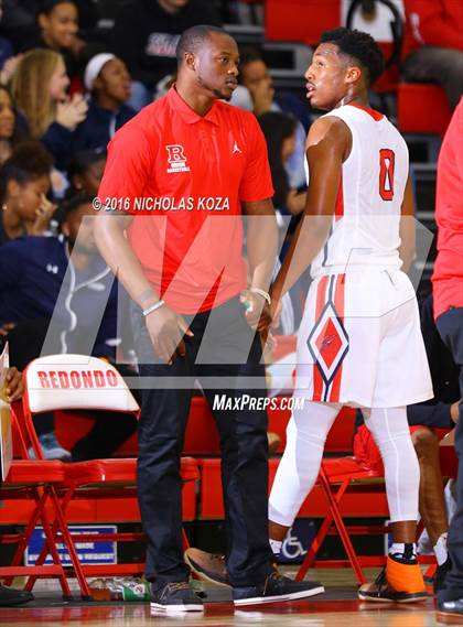 Thumbnail 3 in Redondo Union vs. Gahr (Pacific Shores Tournament) photogallery.