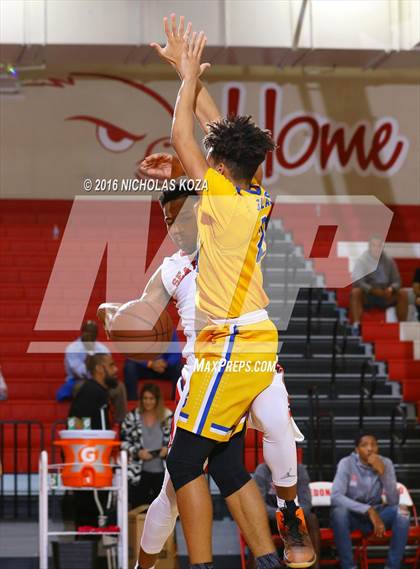 Thumbnail 3 in Redondo Union vs. Gahr (Pacific Shores Tournament) photogallery.