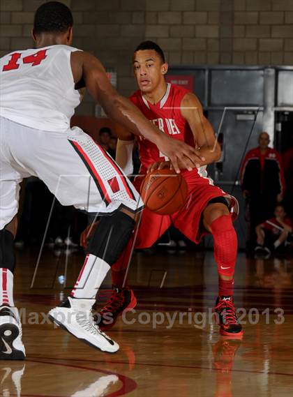 Thumbnail 3 in Westchester @ Mater Dei (Nike Extravaganza) photogallery.