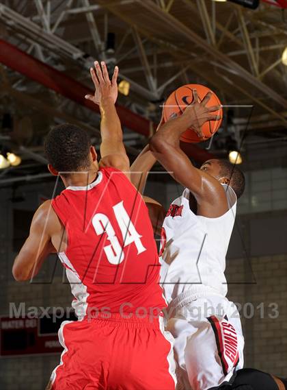 Thumbnail 2 in Westchester @ Mater Dei (Nike Extravaganza) photogallery.