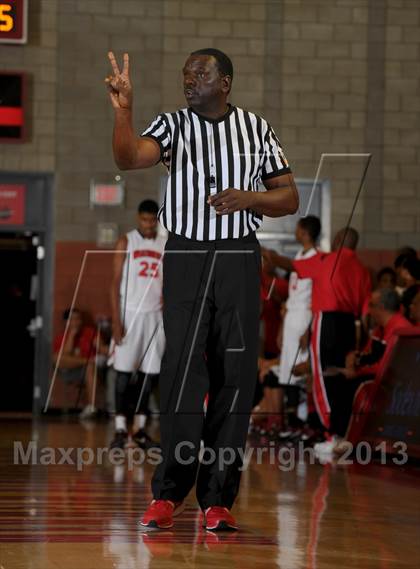 Thumbnail 1 in Westchester @ Mater Dei (Nike Extravaganza) photogallery.