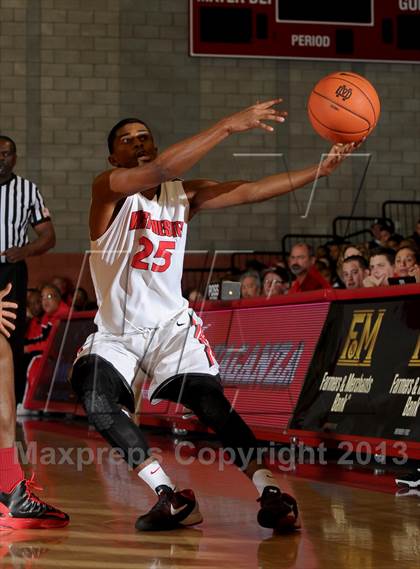 Thumbnail 2 in Westchester @ Mater Dei (Nike Extravaganza) photogallery.