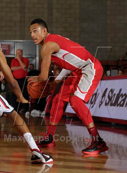 Thumbnail 1 in Westchester @ Mater Dei (Nike Extravaganza) photogallery.