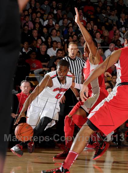 Thumbnail 2 in Westchester @ Mater Dei (Nike Extravaganza) photogallery.