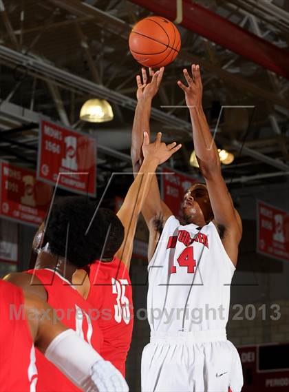 Thumbnail 1 in Westchester @ Mater Dei (Nike Extravaganza) photogallery.