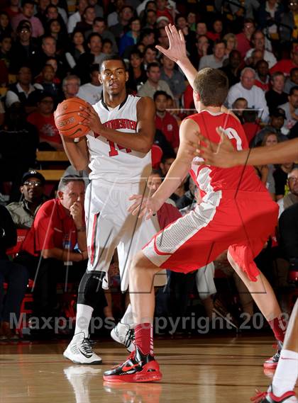 Thumbnail 1 in Westchester @ Mater Dei (Nike Extravaganza) photogallery.