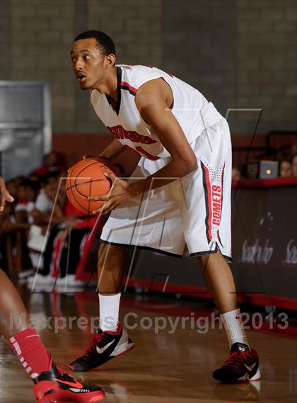 Thumbnail 1 in Westchester @ Mater Dei (Nike Extravaganza) photogallery.
