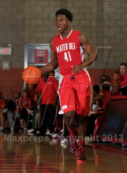 Thumbnail 3 in Westchester @ Mater Dei (Nike Extravaganza) photogallery.
