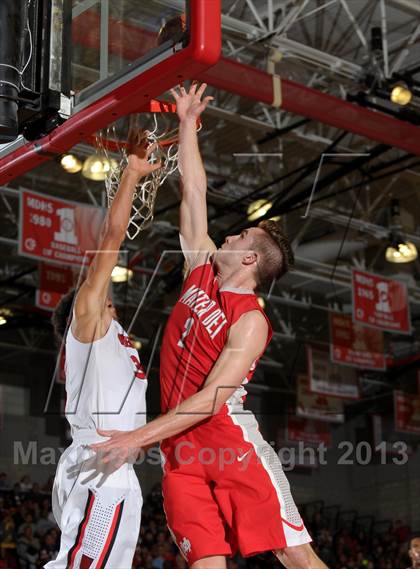Thumbnail 1 in Westchester @ Mater Dei (Nike Extravaganza) photogallery.