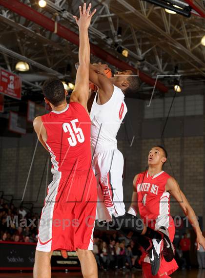 Thumbnail 2 in Westchester @ Mater Dei (Nike Extravaganza) photogallery.