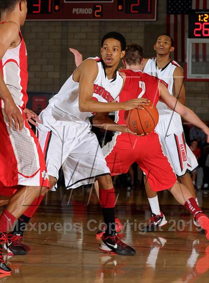 Thumbnail 2 in Westchester @ Mater Dei (Nike Extravaganza) photogallery.