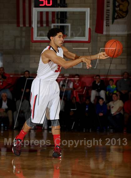 Thumbnail 2 in Westchester @ Mater Dei (Nike Extravaganza) photogallery.