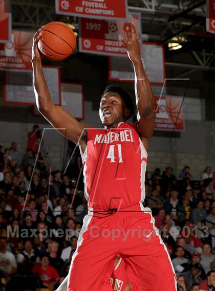 Thumbnail 2 in Westchester @ Mater Dei (Nike Extravaganza) photogallery.
