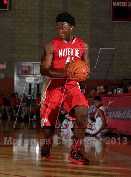 Thumbnail 3 in Westchester @ Mater Dei (Nike Extravaganza) photogallery.