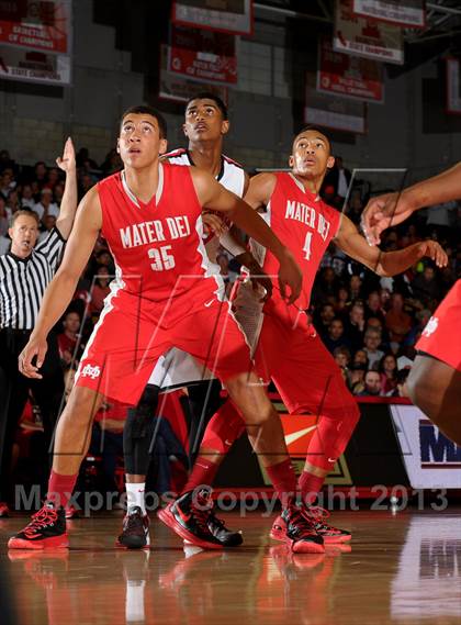 Thumbnail 2 in Westchester @ Mater Dei (Nike Extravaganza) photogallery.