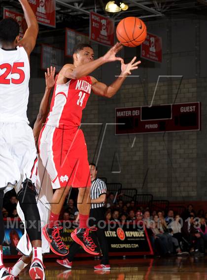 Thumbnail 3 in Westchester @ Mater Dei (Nike Extravaganza) photogallery.