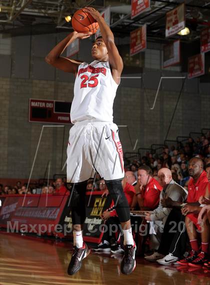 Thumbnail 1 in Westchester @ Mater Dei (Nike Extravaganza) photogallery.