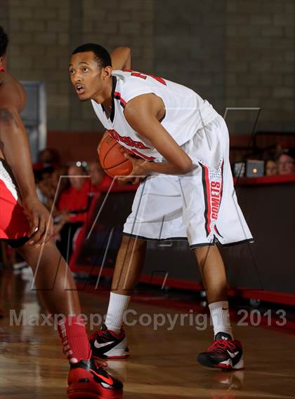 Thumbnail 3 in Westchester @ Mater Dei (Nike Extravaganza) photogallery.