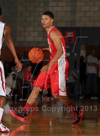 Thumbnail 1 in Westchester @ Mater Dei (Nike Extravaganza) photogallery.