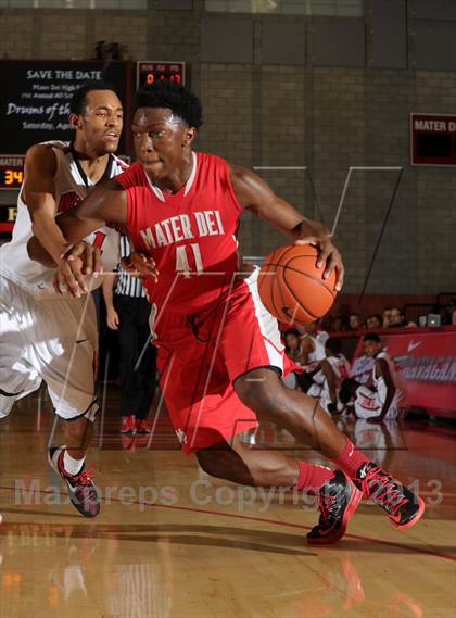 Thumbnail 1 in Westchester @ Mater Dei (Nike Extravaganza) photogallery.
