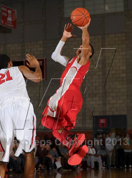 Thumbnail 2 in Westchester @ Mater Dei (Nike Extravaganza) photogallery.