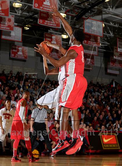 Thumbnail 2 in Westchester @ Mater Dei (Nike Extravaganza) photogallery.