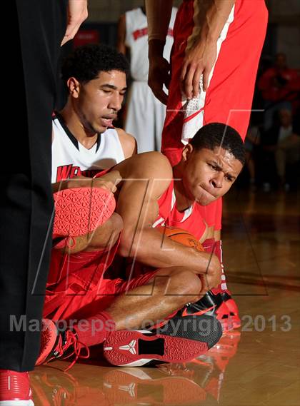 Thumbnail 2 in Westchester @ Mater Dei (Nike Extravaganza) photogallery.