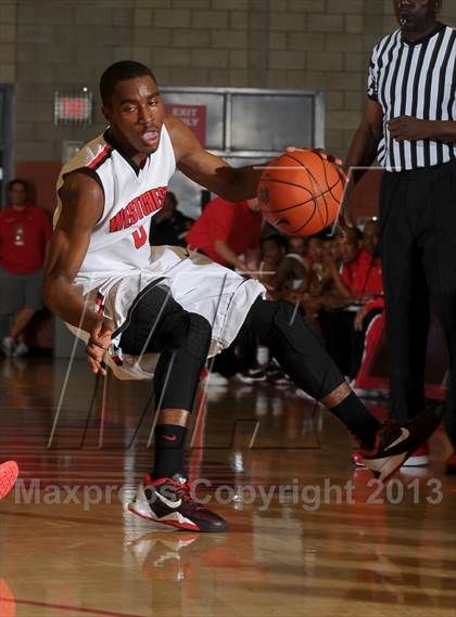 Thumbnail 3 in Westchester @ Mater Dei (Nike Extravaganza) photogallery.