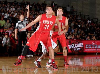 Thumbnail 2 in Westchester @ Mater Dei (Nike Extravaganza) photogallery.