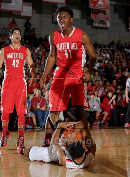Thumbnail 2 in Westchester @ Mater Dei (Nike Extravaganza) photogallery.