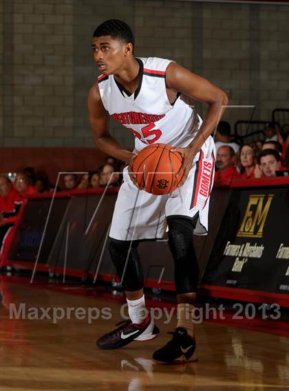 Thumbnail 2 in Westchester @ Mater Dei (Nike Extravaganza) photogallery.