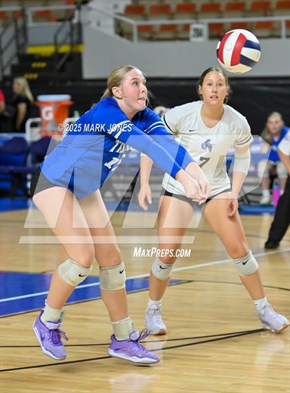 Thumbnail 3 in Valley Christian vs. Northwest Christian (AIA 3A Final) photogallery.