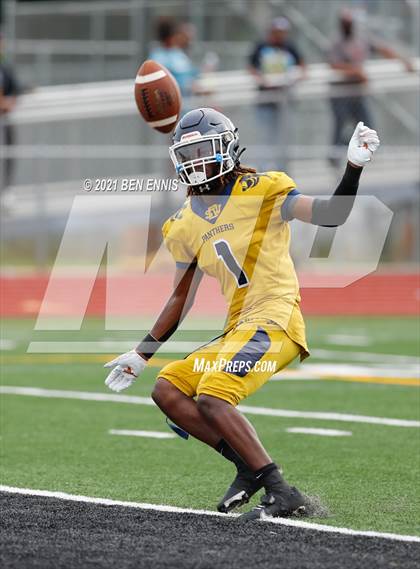 Thumbnail 2 in Stockbridge vs Southwest DeKalb photogallery.