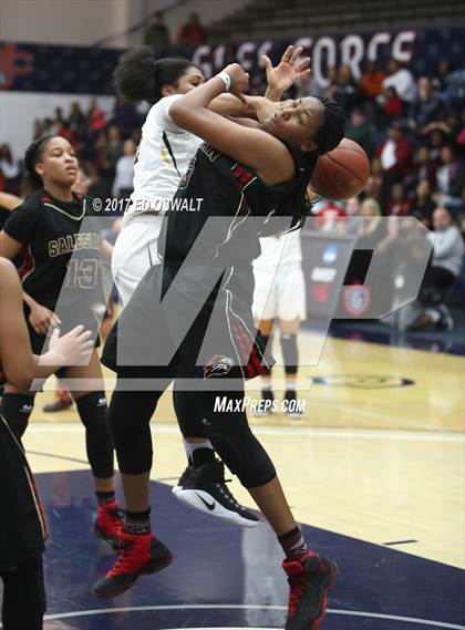 Thumbnail 2 in Bishop O'Dowd vs. Salesian College Preparatory (CIF NCS D3 Final) photogallery.