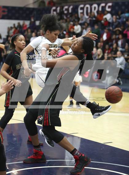 Thumbnail 3 in Bishop O'Dowd vs. Salesian College Preparatory (CIF NCS D3 Final) photogallery.