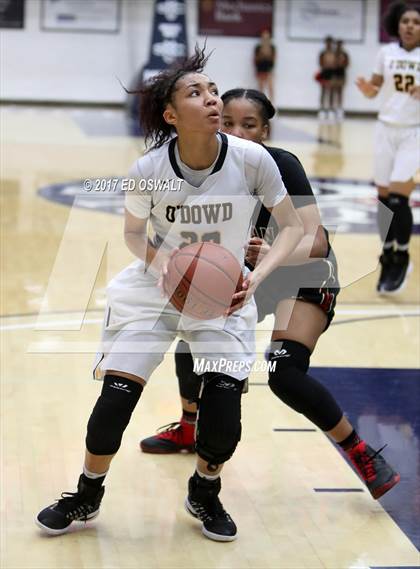 Thumbnail 2 in Bishop O'Dowd vs. Salesian College Preparatory (CIF NCS D3 Final) photogallery.