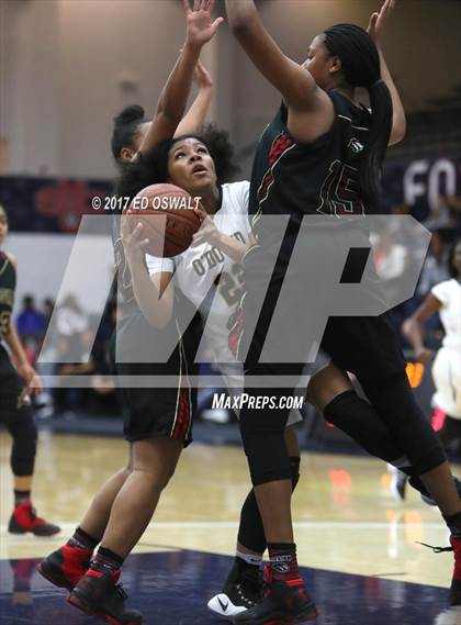 Thumbnail 1 in Bishop O'Dowd vs. Salesian College Preparatory (CIF NCS D3 Final) photogallery.
