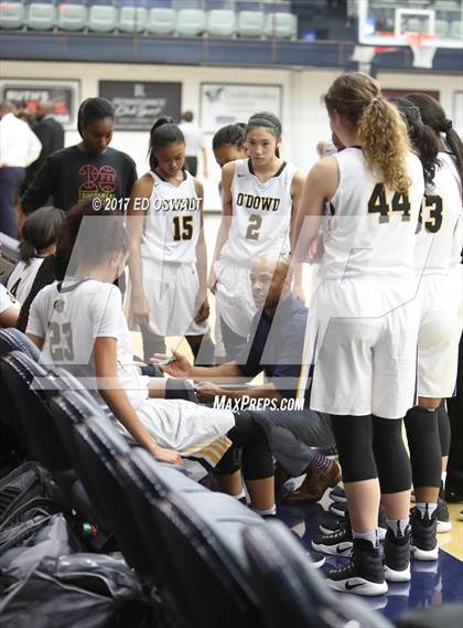 Thumbnail 1 in Bishop O'Dowd vs. Salesian College Preparatory (CIF NCS D3 Final) photogallery.