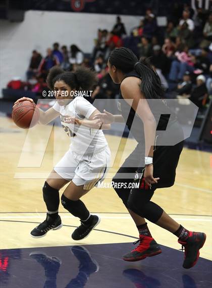 Thumbnail 2 in Bishop O'Dowd vs. Salesian College Preparatory (CIF NCS D3 Final) photogallery.