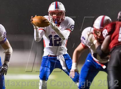 Thumbnail 2 in Aliquippa vs. Richland (PIAA Class AA Semifinal) photogallery.