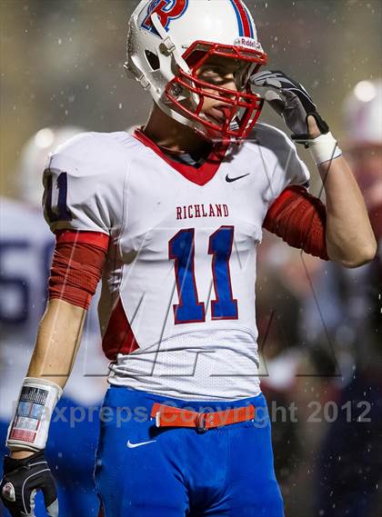Thumbnail 3 in Aliquippa vs. Richland (PIAA Class AA Semifinal) photogallery.