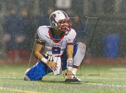 Thumbnail 1 in Aliquippa vs. Richland (PIAA Class AA Semifinal) photogallery.