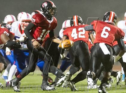 Thumbnail 1 in Aliquippa vs. Richland (PIAA Class AA Semifinal) photogallery.